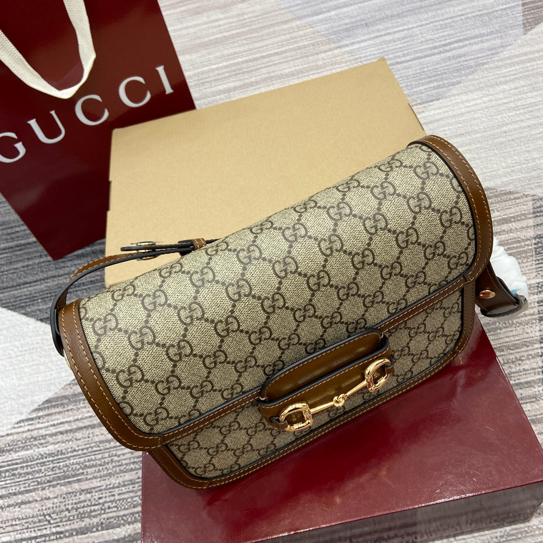 LUXR153