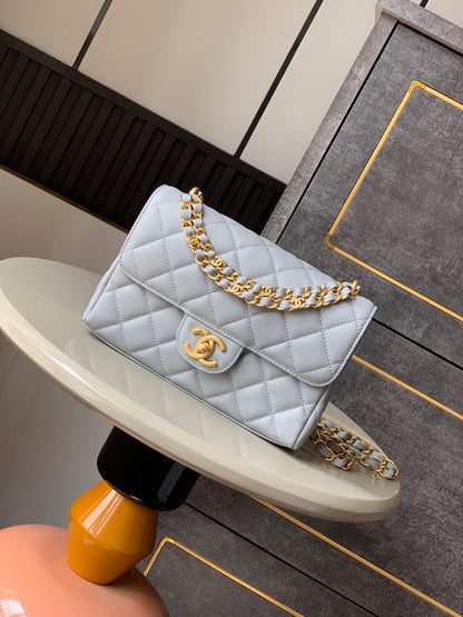 LUXR71