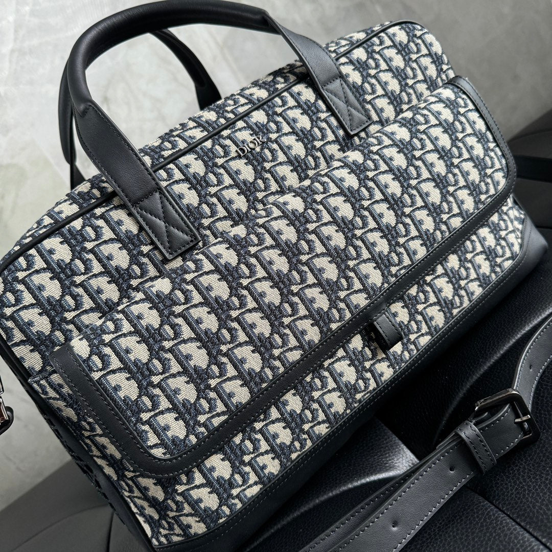 LUXR111