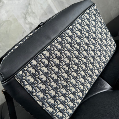 LUXR111
