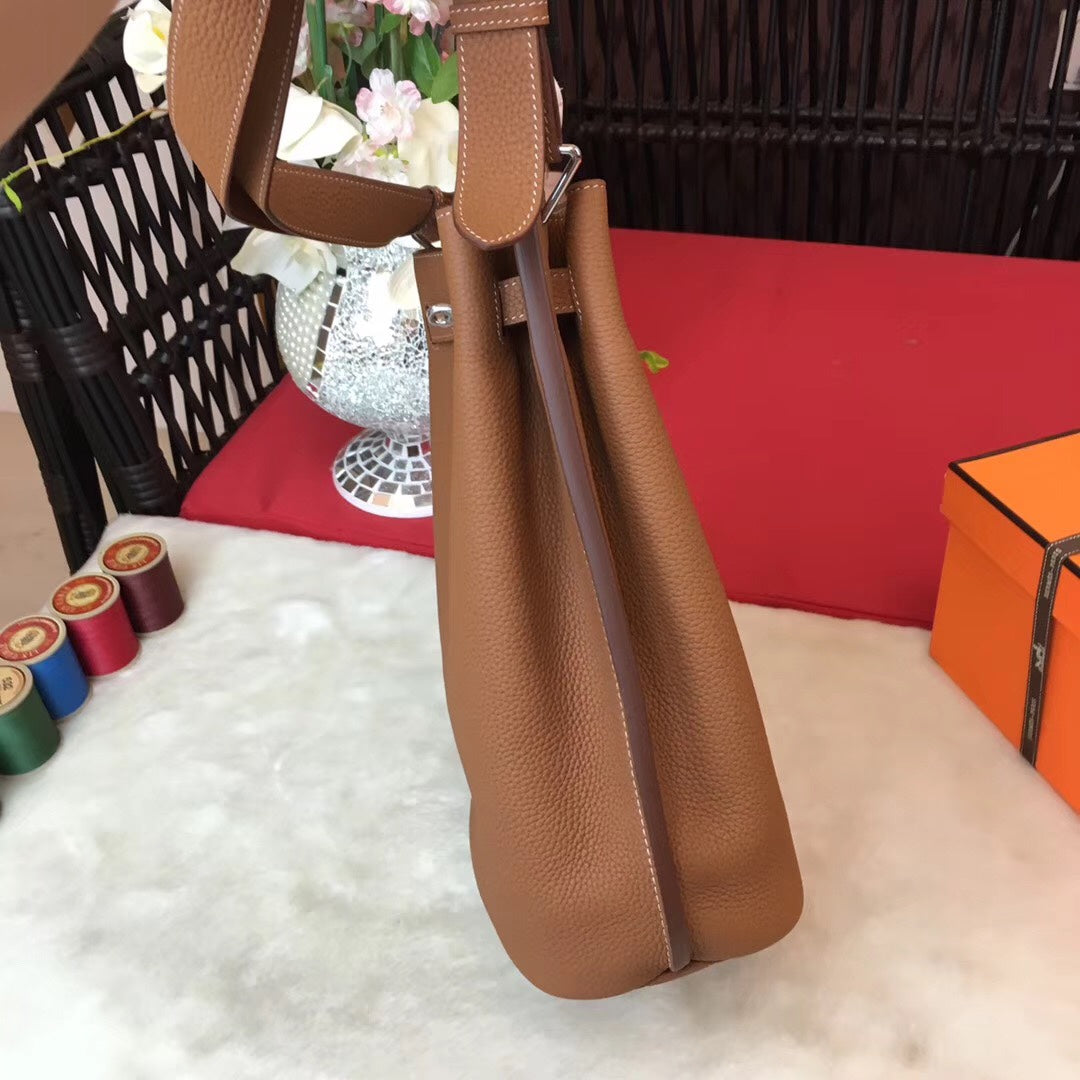 LUXR142