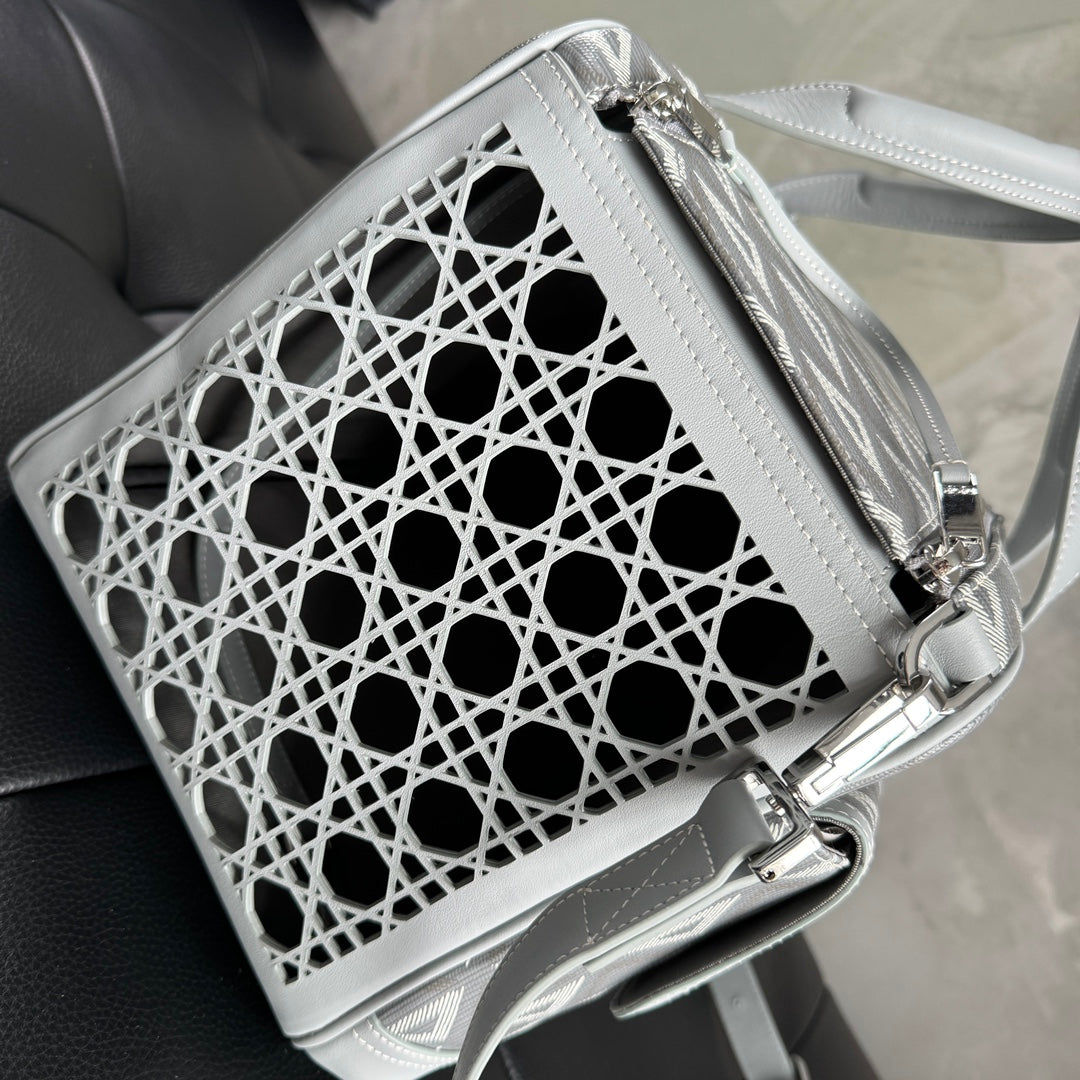 LUXR112