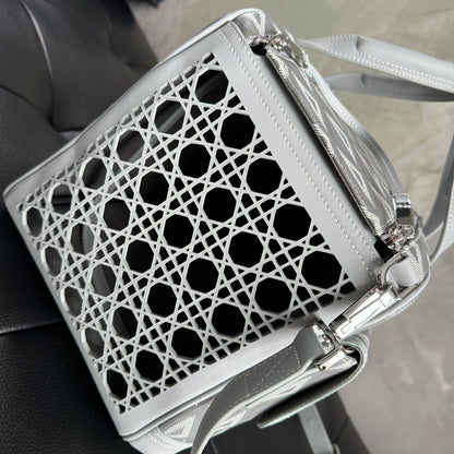 LUXR112