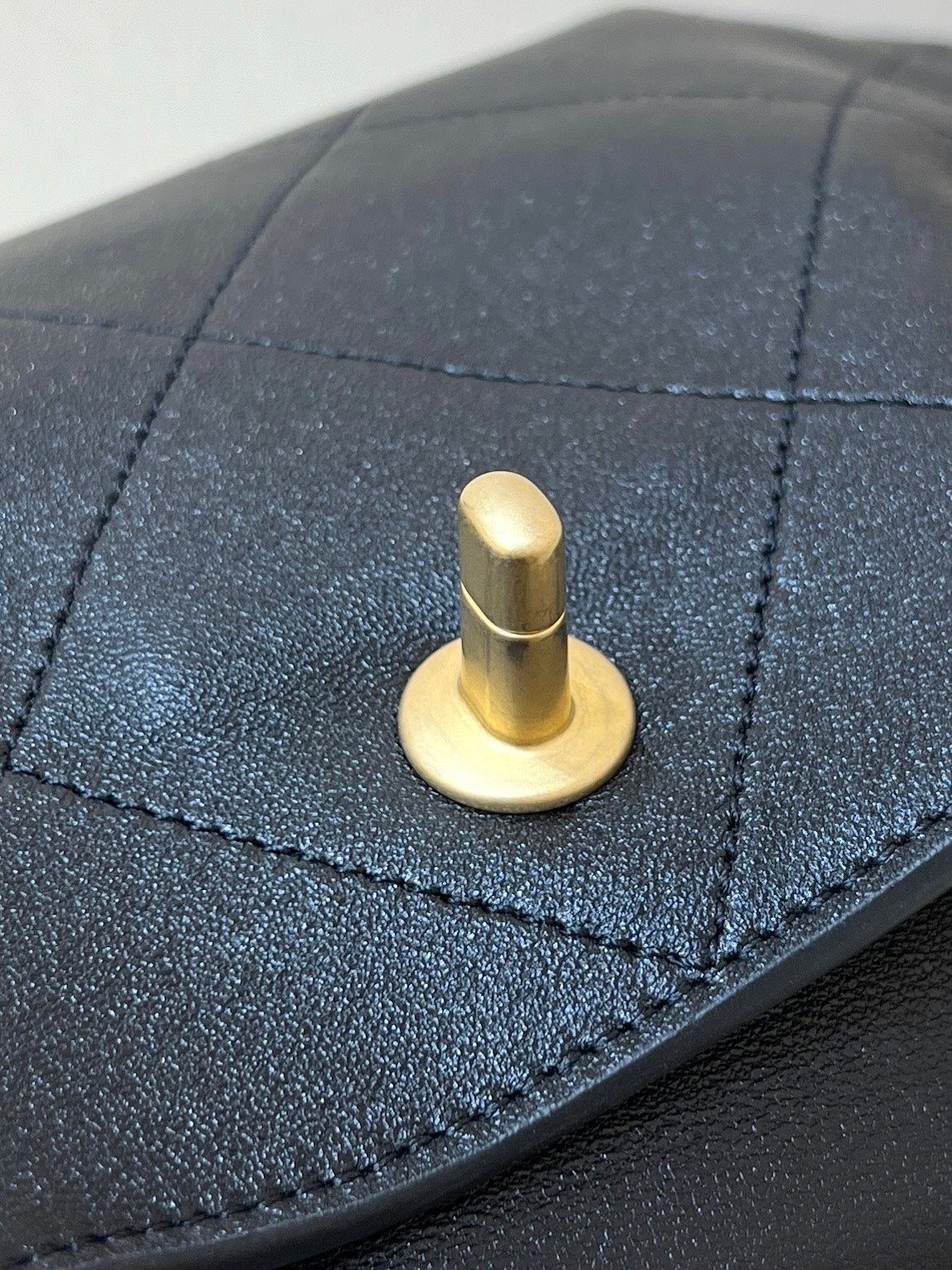 LUXR52