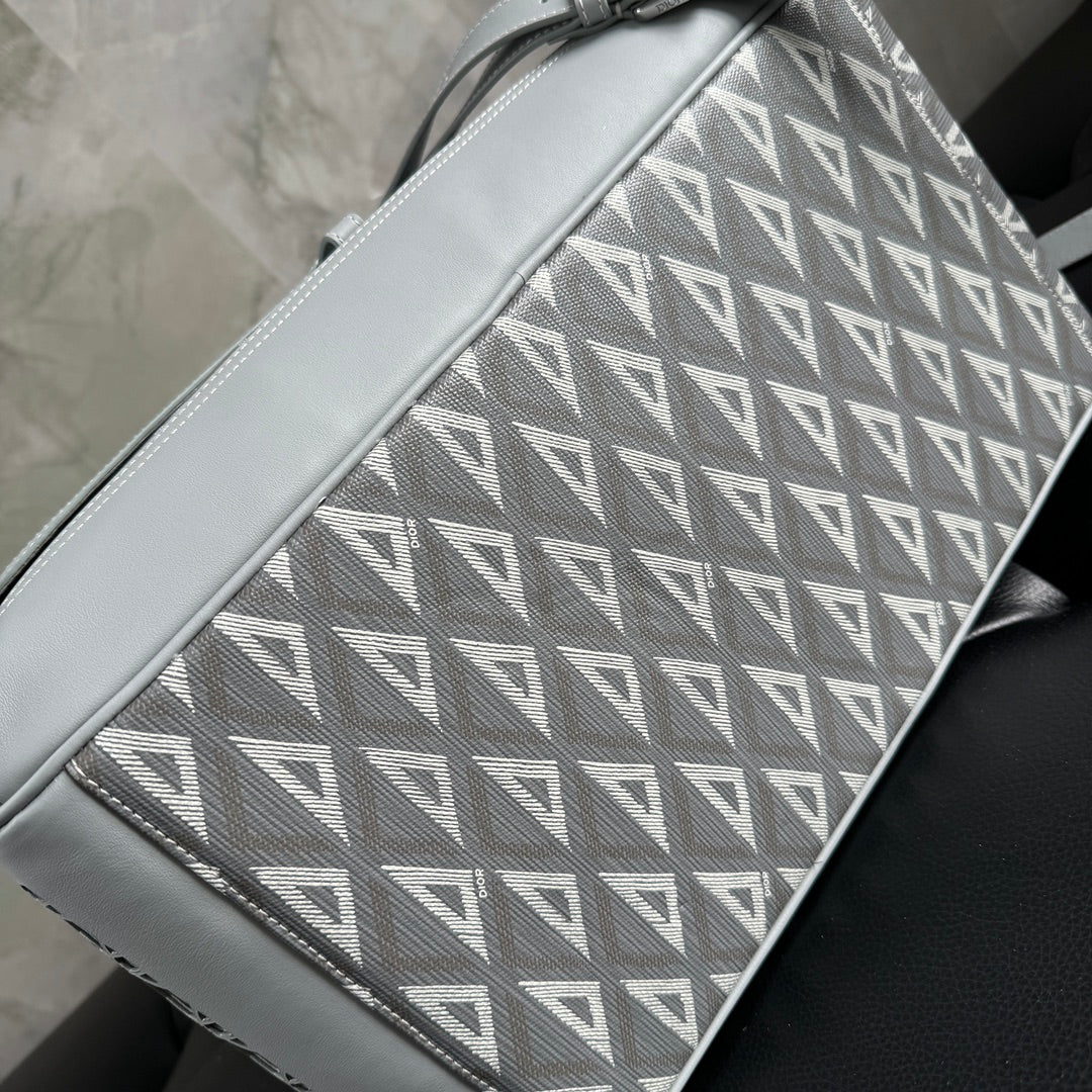 LUXR112
