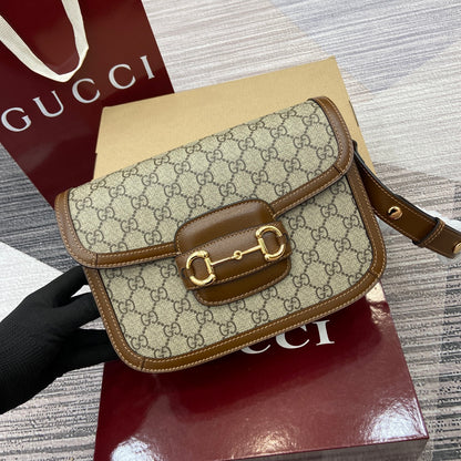 LUXR153