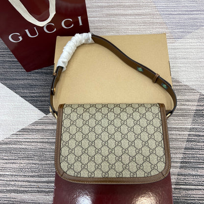 LUXR153