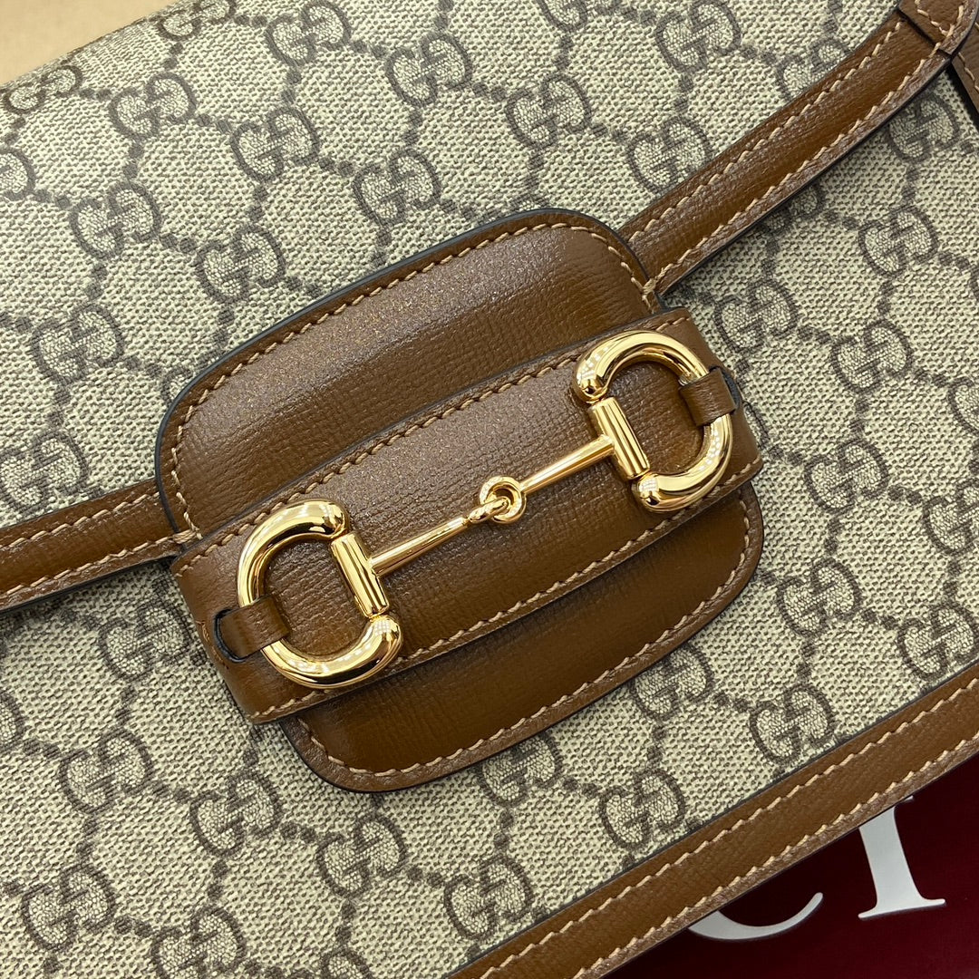 LUXR153