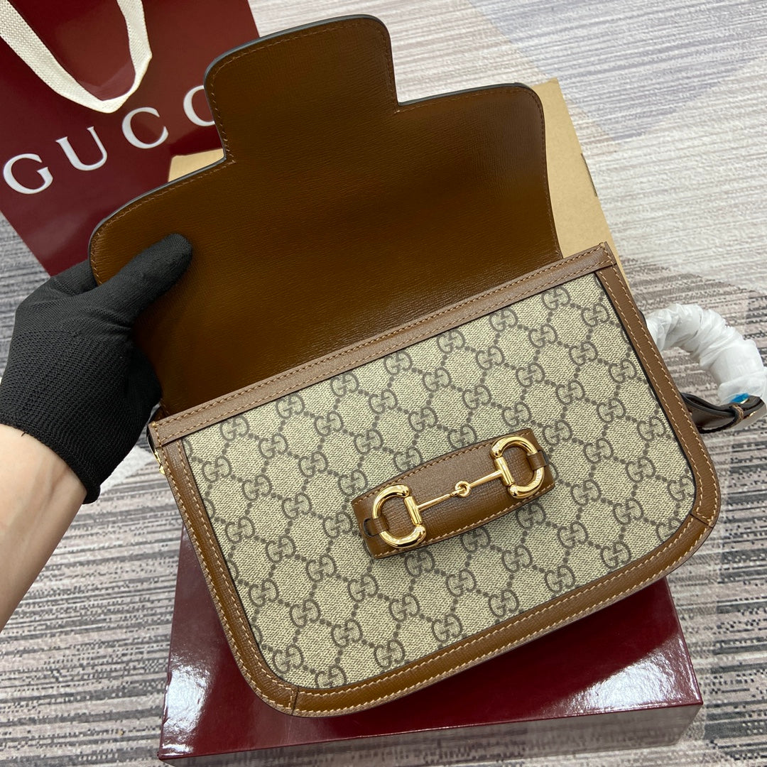 LUXR153