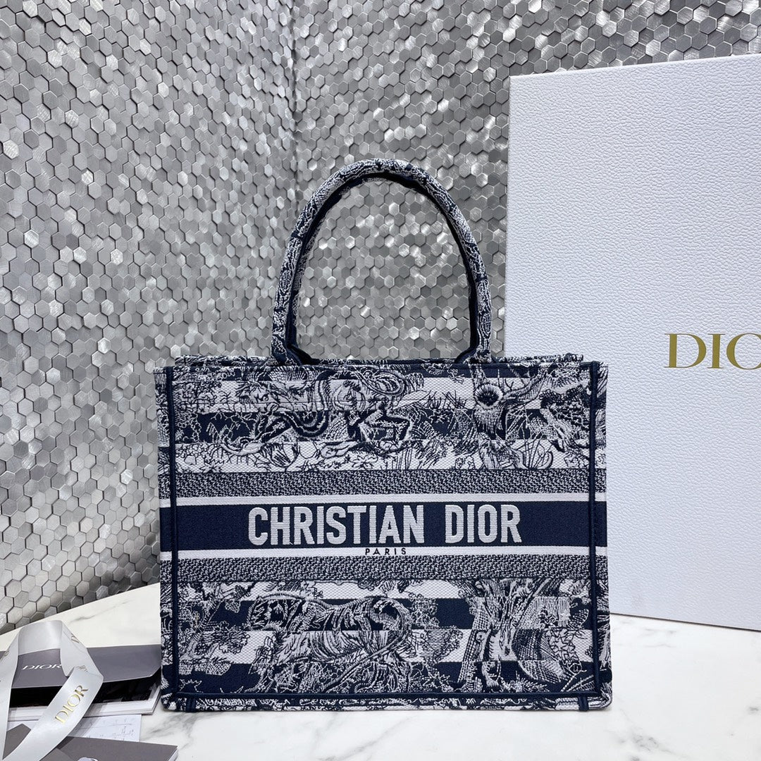 LUXR84