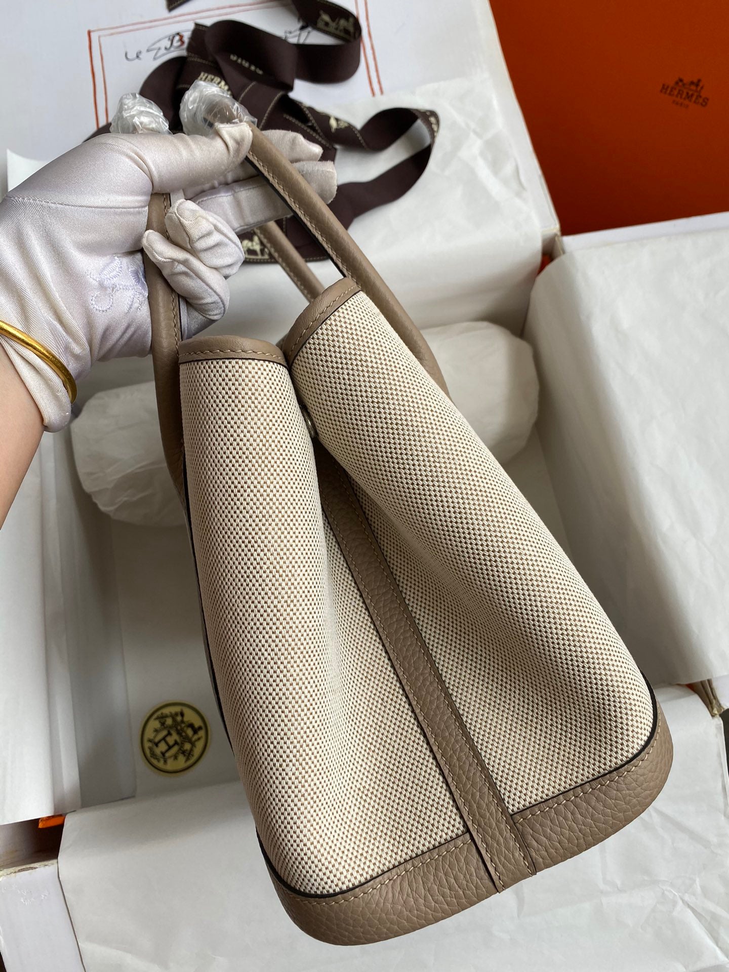 LUXR135
