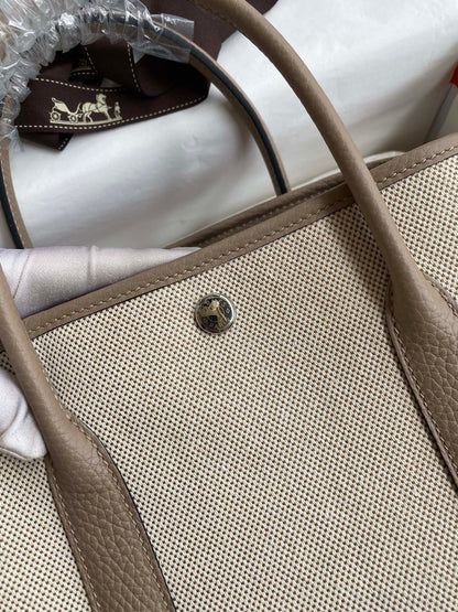 LUXR135