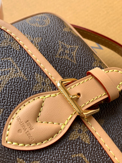 M83298