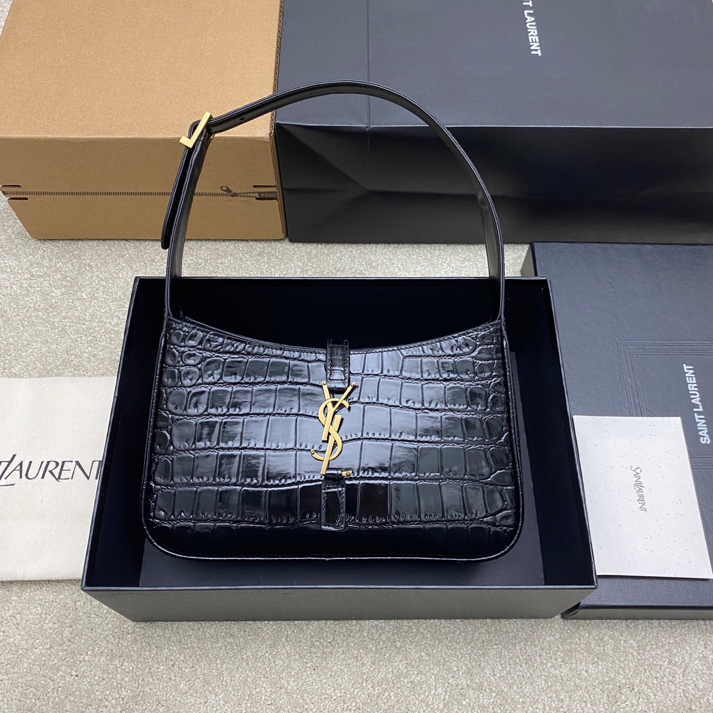 LUXR177