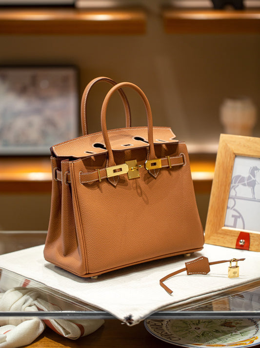 LUXR147