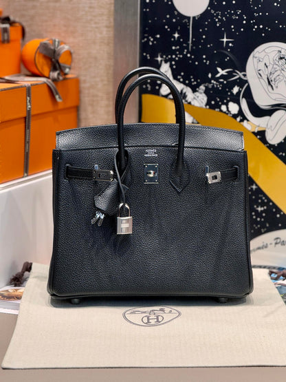LUXR127