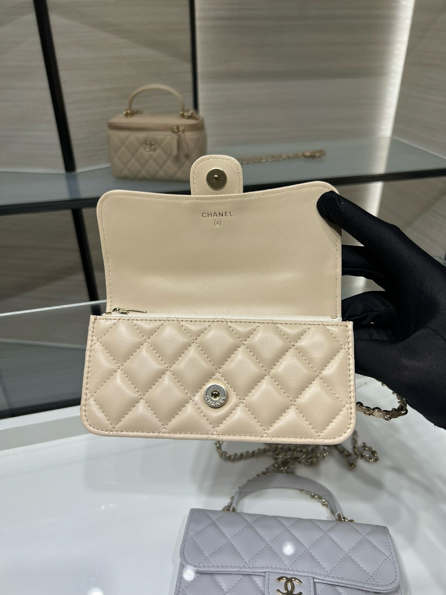 LUXR67