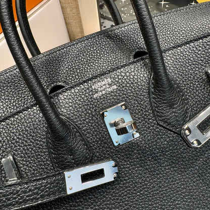 LUXR127