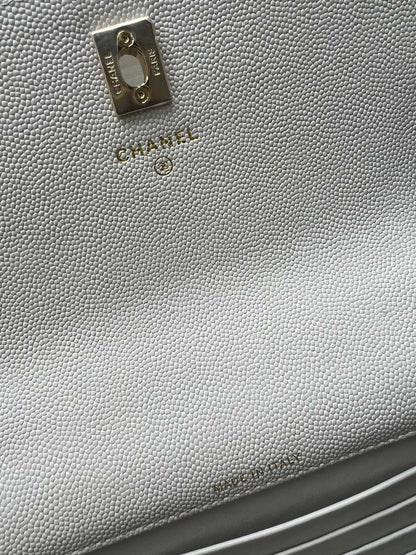 LUXR37