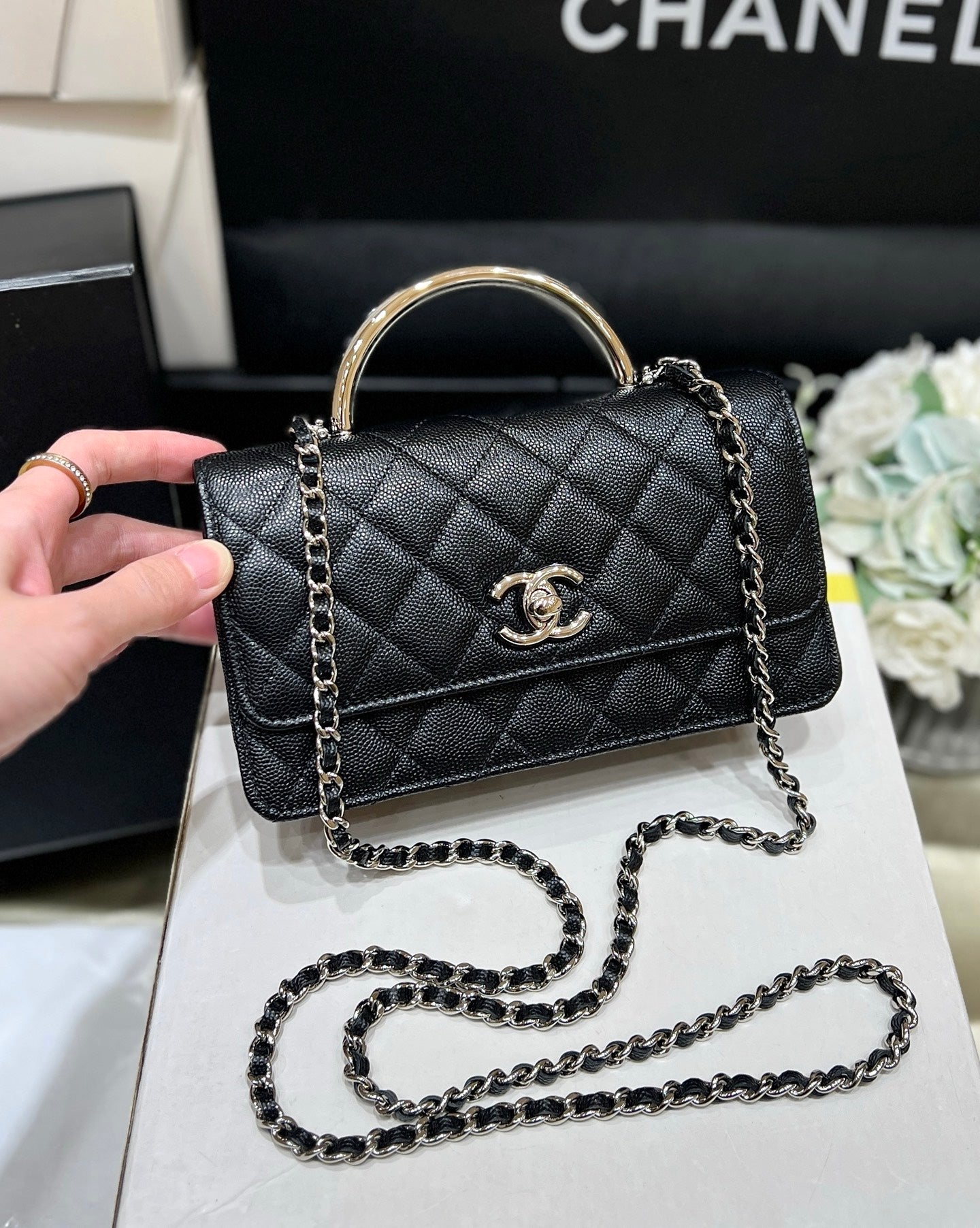 LUXR48