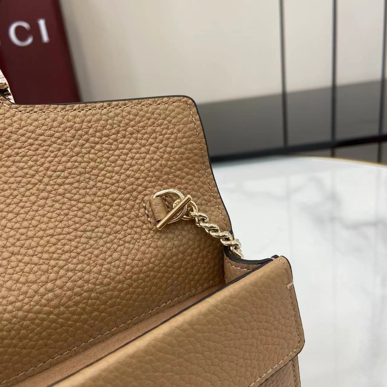 LUXR158