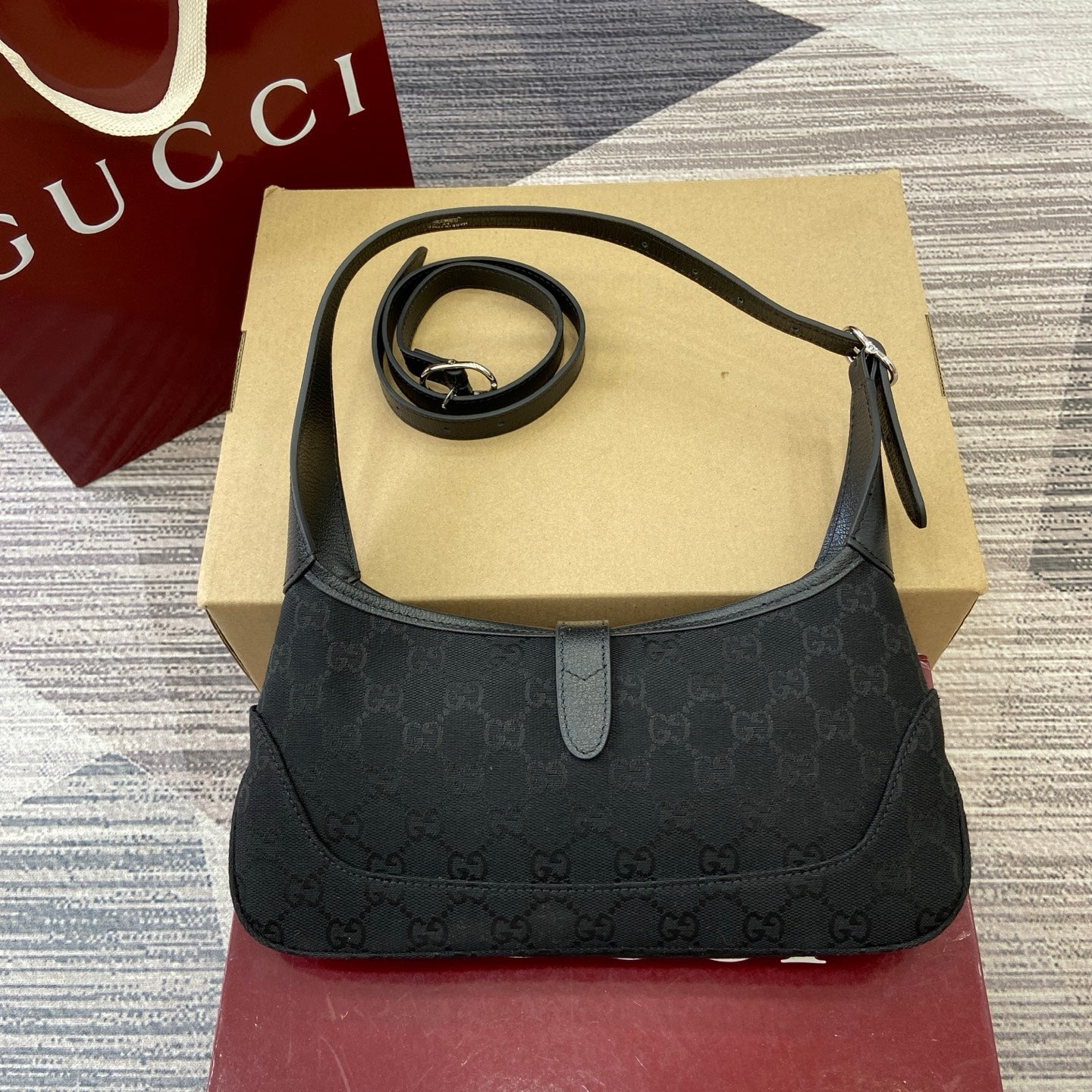 LUXR159
