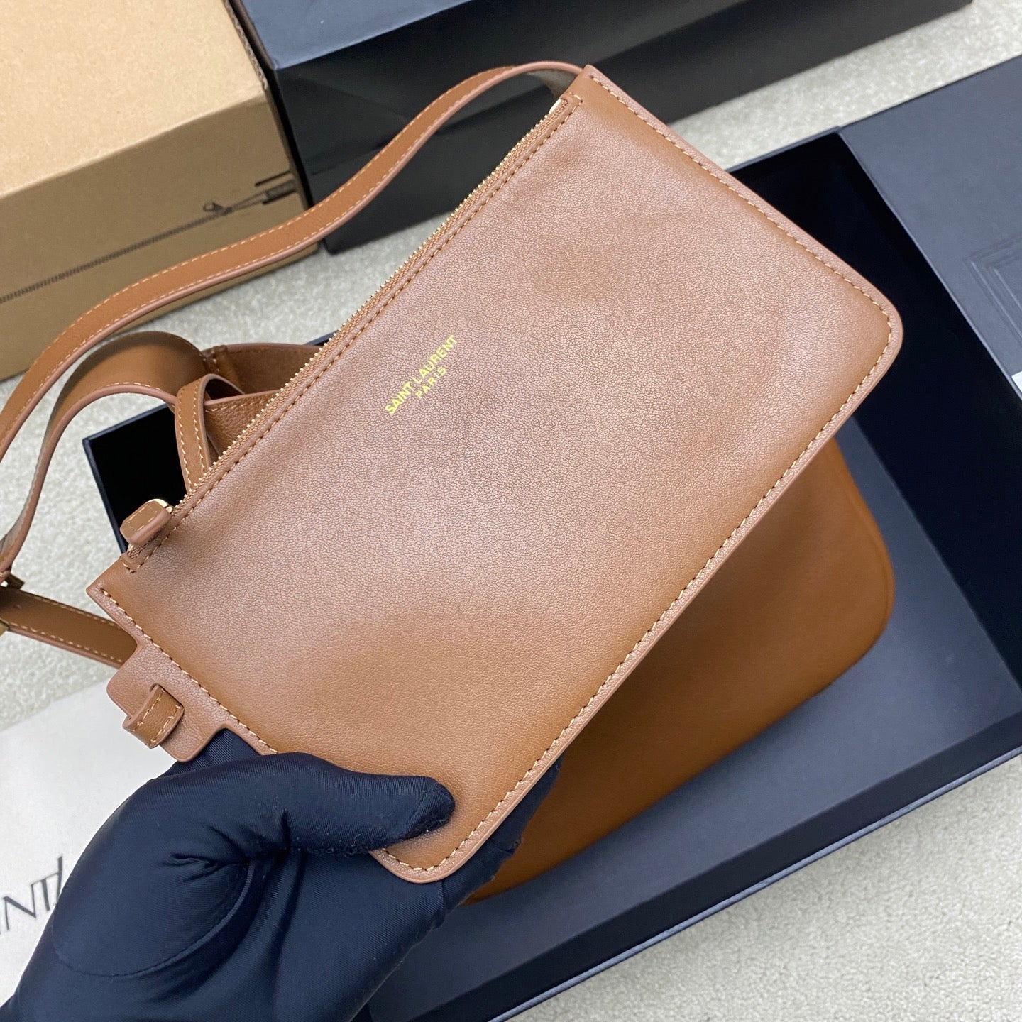 LUXR169